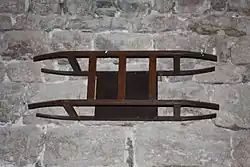 Un moine, pour chauffer le lit.