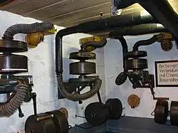 Le bunker comporte des ventilateurs dans une salle de ventilation.