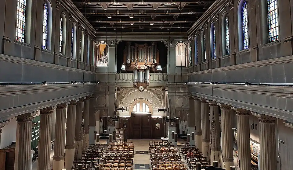 Le grand orgue avec, à gauche, le Tuba Mirabilis.
