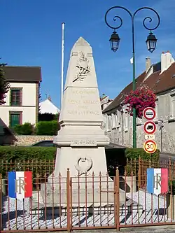 Le monument aux morts.