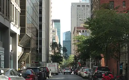 Description de l'image Le Mille Carré, Montréal, Québec (29774516840).jpg.