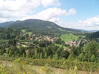 Vue sur le Morond depuis Les Hôpitaux-Neufs.