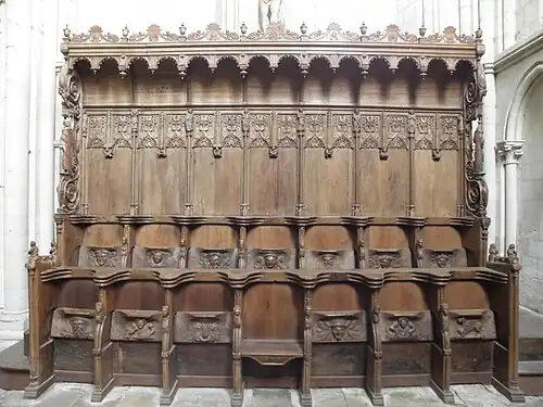 Stalles avec dosseret