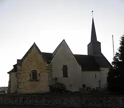 Vue de la façade nord, on distingue nettement la chapelle Saint-Gilles.