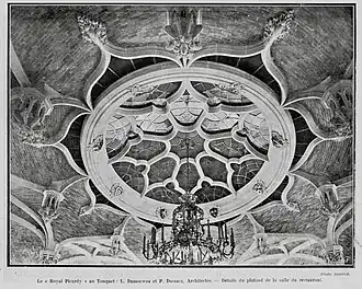 Le plafond de la salle de restaurant.