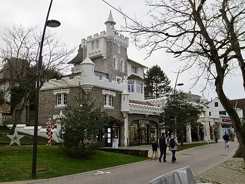 Villa «&nbsp;D'Airain pour résister&nbsp;».