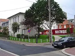 Photo du bâtiment du pôle culturel et éducatif