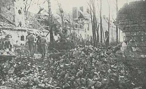 Le château de Hailles en mai 1918, après les bombardements allemands.