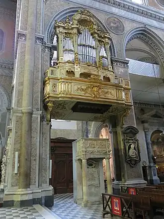 Cantoria et orgue.