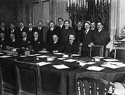 Description de l'image Le huitième gouvernement Briand à l'Élysée.jpg.