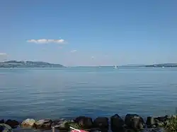 Photo prise depuis la côte.