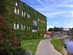 Le moulin Gautron, et la chaussée des moines.