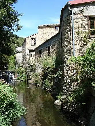 Vue du moulin à papier de Brousses.