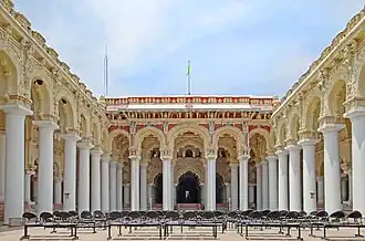 Le palais des Nayaks de Madurai, un chef-d'œuvre de l'architecture du Tamil Nadu et de l'Inde du Sud, bâti au XVIIe&nbsp;siècle.
