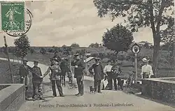 Poteau frontière entre Lanfroicourt (France) et Manhoué (Moselle annexée)