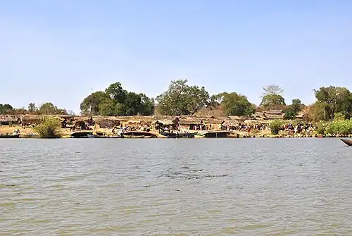 Le village de Makary, lac Kinkony, Boeny, Madagascar.