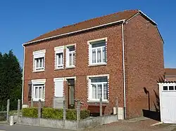 La cité au sud de la fosse.