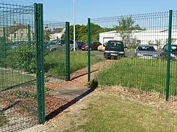 La tête de puits matérialisée dans son environnement.