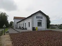 Bâtiment vu depuis le RAVeL.