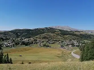 Grande cuvette au premier plan des Launes