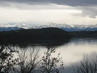 Vue sur les Pyrénées à l'hiver 2025.