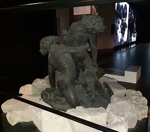 Photographie prise en 2025 du groupe statuaire Les Enfants dénicheurs.