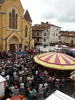 Les fêtes de la soierie.