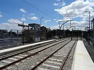 Terminus provisoire du T11, le jour de l'ouverture de la ligne.