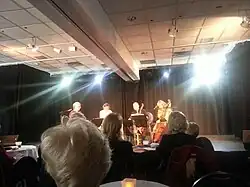 Description de cette image, également commentée ci-après