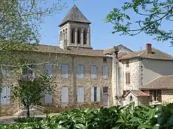 Ancien logis derrière la mairie.