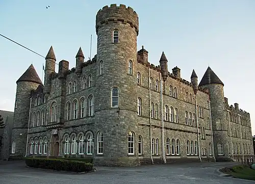Le Saint-Eunan’s College.