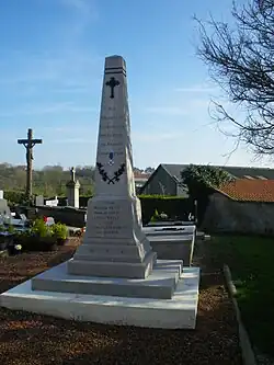 Le monument aux morts.