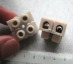 Barrette de connexion découpée (en « dominos » ou « sucres »)