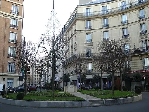 Place du Maréchal-de-Lattre-de-Tassigny en 2008.