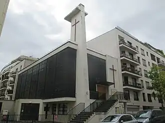 Vue de l'église Sainte-Bernadette.