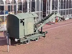 Une grue ferroviaire.