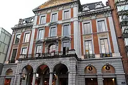 Description de cette image, également commentée ci-après