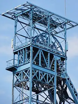 Le sommet du chevalement.