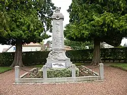 Monument aux morts.
