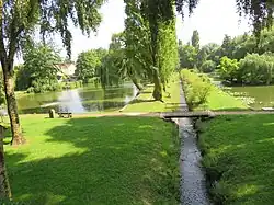 Le rû de Liesse traversant le domaine de Maubuisson.