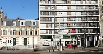 Une des entrées de la station.