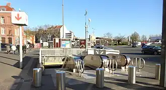 Une des bouches d'accès à la station.