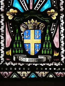 Armoiries représentées sur un vitrail.
