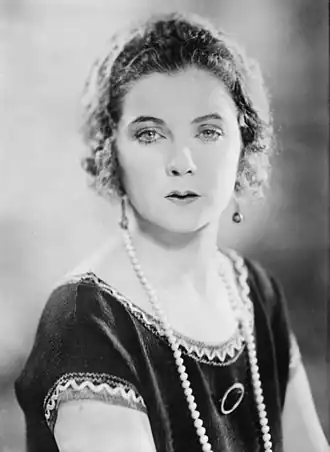 Description de l'image Lilyantashman.jpg.