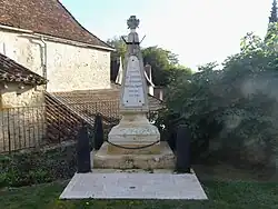 Le monument aux morts.