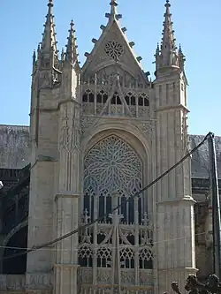 Rose et galeries du portail nord.