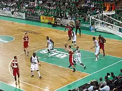 Attaque de Leloup pour Strasbourg au poste bas