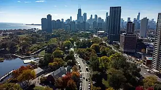 Vue sur le sud de Lincoln Park et les gratte-ciel de Downtown Chicago.