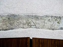 Linteau, daté de 1812.