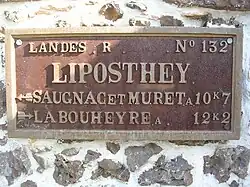 Ancienne plaque routière de la route nationale 132.